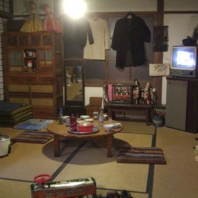 昼間でも家の中が暗くて、いくら温めても寒いままが続く。