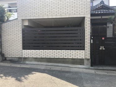 駐車スペースを無くし、防犯性と外部からの視線を遮りたい！