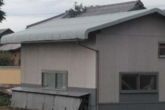 【観音寺店】屋根塗装工事を行いました
