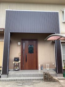 ガルバリウム鋼板でガラッとお洒落な外壁に！（西条市）