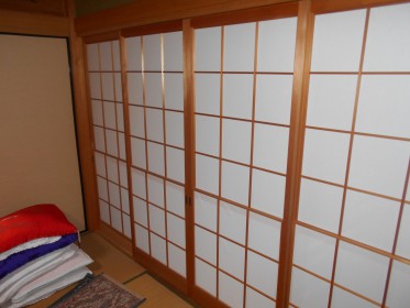 障子から差し込む光（四国中央市）