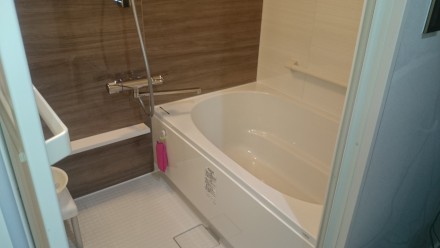 宮城県仙台市|床も壁も浴槽もお掃除しやすい浴室リフォーム