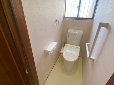 トイレ取替・内装工事【LIXILアメージュZ】