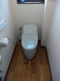 トイレ取替工事／田原市中山町