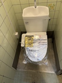 和風便器から洋風便器への取替工事／福知山