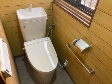 【伊勢崎市　トイレリフォーム】フチレストイレで掃除らくらく！