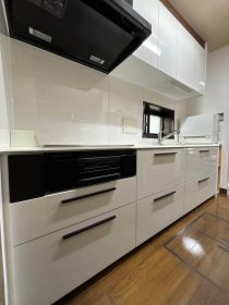 【深谷市　キッチンリフォーム】白で統一！