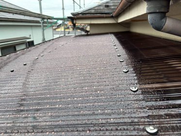 【本庄市　ベランダ波板張替リフォーム】綺麗な波板で満足！