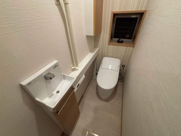 【本庄市　トイレリフォーム】タンクレス風でスッキリ！