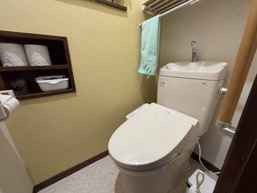 【深谷市　トイレリフォーム】黄色のアクセントが彩る清潔な空間