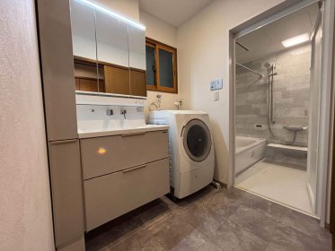 【伊勢崎市　洗面室リフォーム　】収納充実