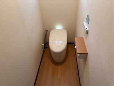 【深谷市　トイレリフォーム】タンクレスで見た目すっきり！