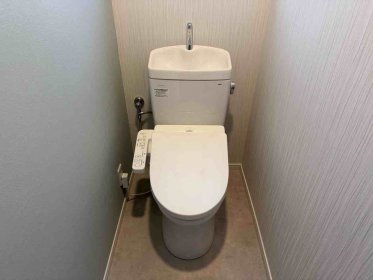 【上里町　トイレリフォーム】内装も張替えたので明るくなったよ