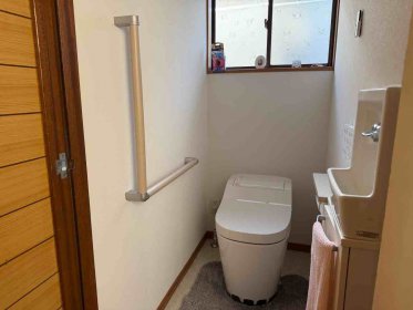 【上里町　トイレリフォーム】広くなって安心です。