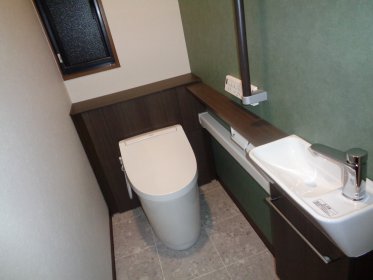 「シックな雰囲気で落ち着く」岐阜市のトイレリフォーム