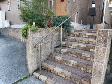 「外階段に手摺取付で安全に」関市の介護リフォーム