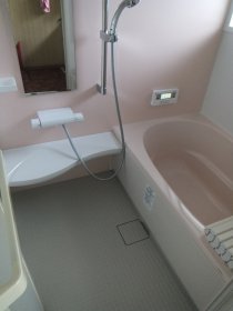 お孫さんも喜ぶ浴室＆給湯器リフォーム|岩手県奥州市