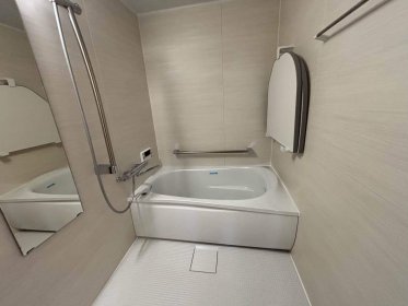 バスルームは広く、キッチンは最新機器で快適に！／安城市