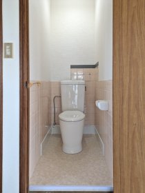 高知市　和式トイレ→洋式トイレ＆クロス・床CF張替え