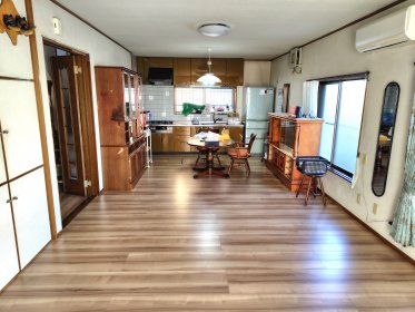 白蟻駆除・玄関ホール・LDK床張替え工事｜浜松市浜名区
