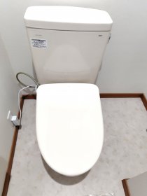 床も貼替えて清潔に✨トイレリフォーム｜浜松市天竜区