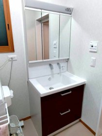 内装も貼替て心機一転✨洗面化粧台交換｜磐田市