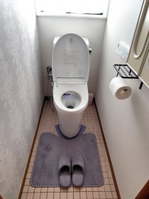 クロスを貼替てスッキリ！トイレリフォーム｜浜松市浜名区