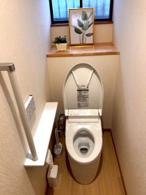 床・壁・天井もキレイに！トイレリフォーム｜浜松市浜名区