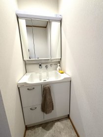 洗濯機の位置に洗面台を新しく設置｜浜松市浜名区