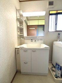 サイドの棚は再利用！洗面化粧台交換｜浜松市浜名区