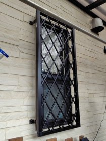 デザイン性◎ヒシクロス面格子取付工事｜浜松市浜名区