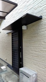 勝手口の出入りが快適に✨庇取付工事｜浜松市浜名区