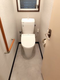 床も貼替えて清潔に！トイレリフォーム｜磐田市