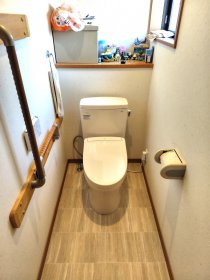 気になる床も貼替え！トイレリフォーム｜浜松市浜名区