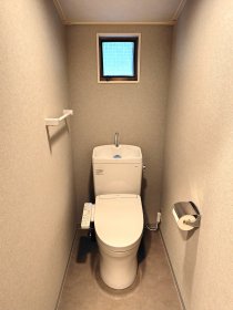 新しくウォシュレット付のトイレへ交換｜浜松市浜名区