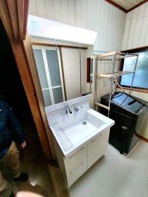 床貼替えで水漏れ解決！洗面化粧台交換｜浜松市浜名区