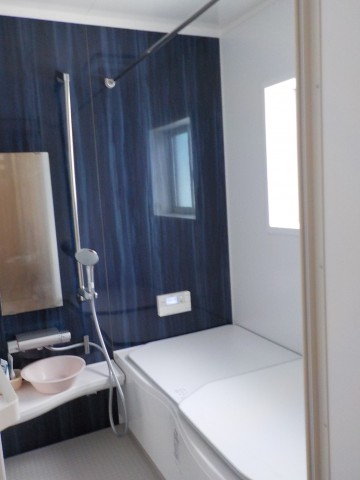 石巻市浴室リフォーム オシャレな壁の快適お風呂 ハピラク タカカツの水廻りリフォーム専門店