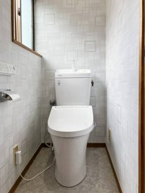 「クロスも一新、心地よいレストルーム」名古屋市西区 K様邸