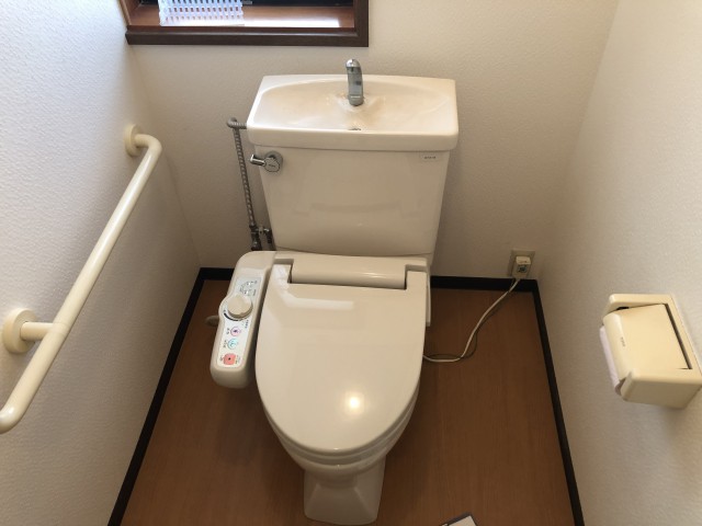 自宅のトイレとは思えません 日進市 トイレリフォーム リフォームギャラリー名古屋 名古屋市北区 西区のリフォーム 増改築専門店