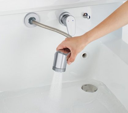 便利で清潔 壁出し水栓
