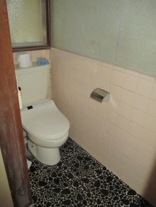 寒いトイレに夜行きたくない！しかも便座が冷たい！