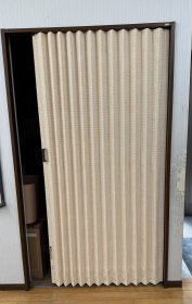 クローゼット折戸➡アコーディオンカーテン取付工事
