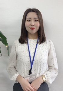 内田　愛理